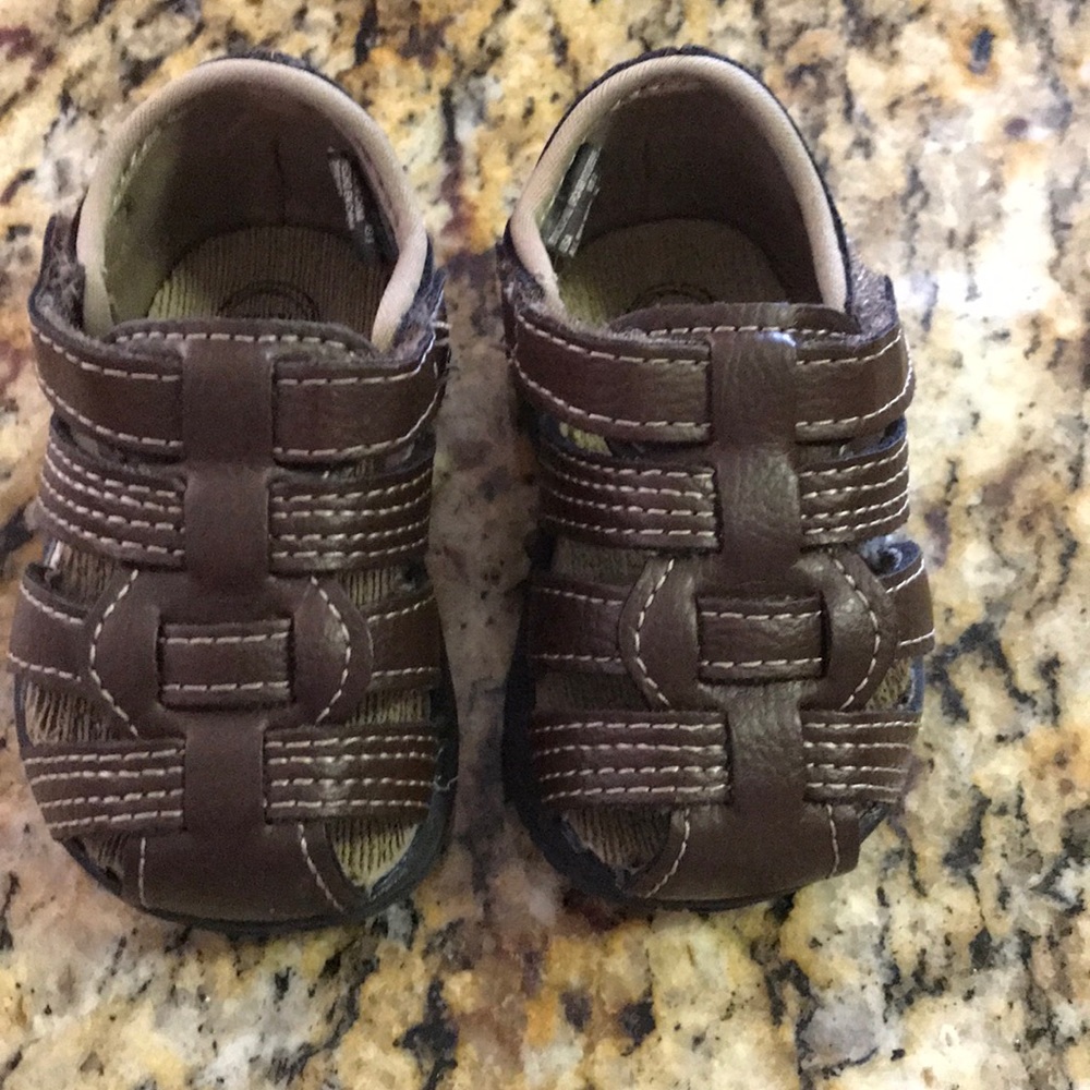 Infant wonder nation sandals size 2